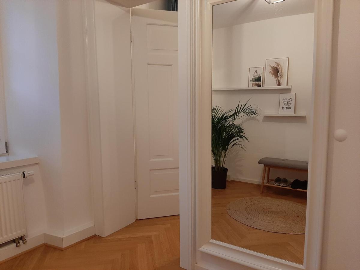 Zentrale Lage I Historisch I Parkplatz I Fahrradkeller Apartment Щраубинг Екстериор снимка