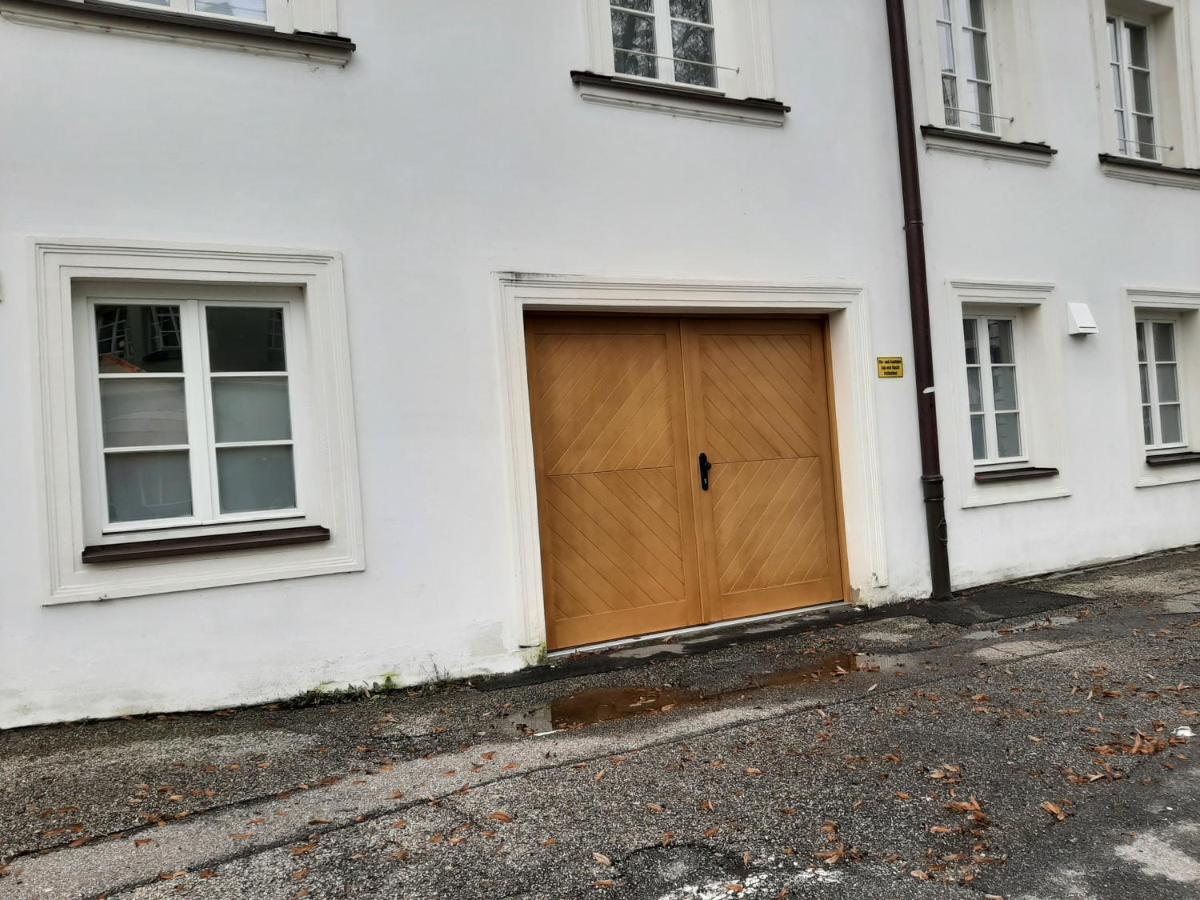 Zentrale Lage I Historisch I Parkplatz I Fahrradkeller Apartment Щраубинг Екстериор снимка