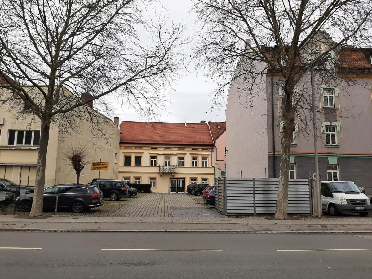 Zentrale Lage I Historisch I Parkplatz I Fahrradkeller Apartment Щраубинг Екстериор снимка
