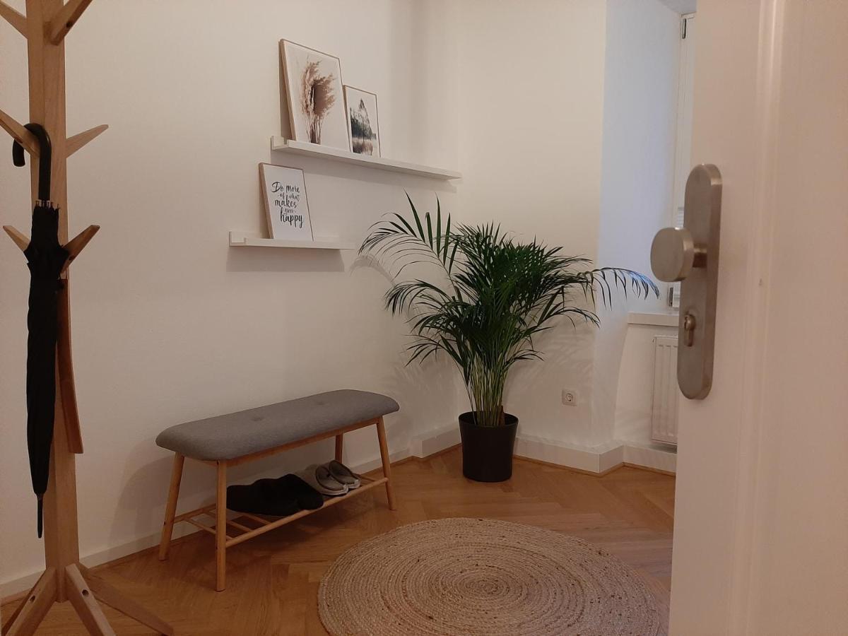 Zentrale Lage I Historisch I Parkplatz I Fahrradkeller Apartment Щраубинг Екстериор снимка