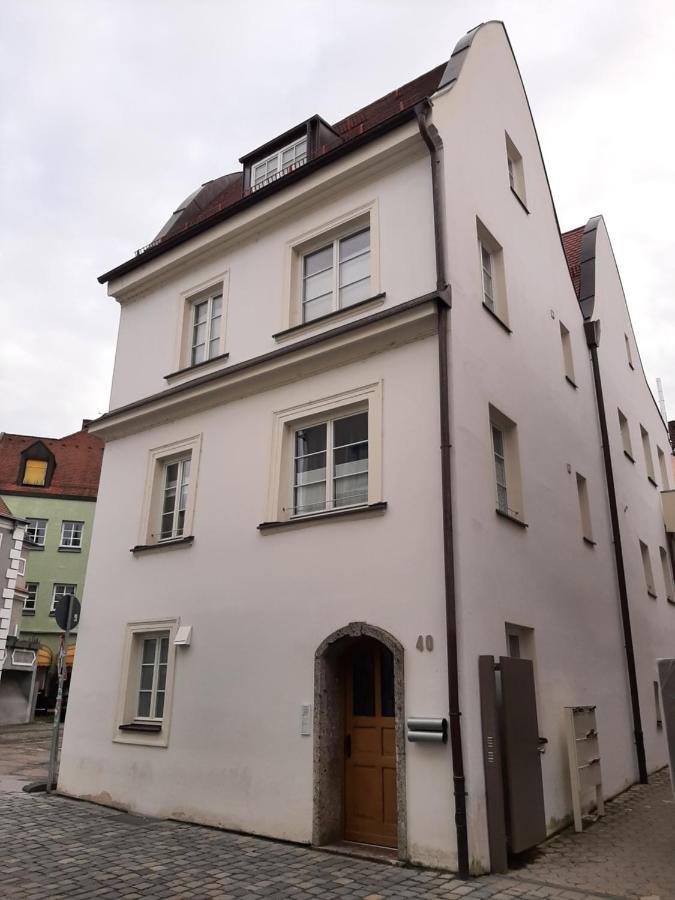 Zentrale Lage I Historisch I Parkplatz I Fahrradkeller Apartment Щраубинг Екстериор снимка